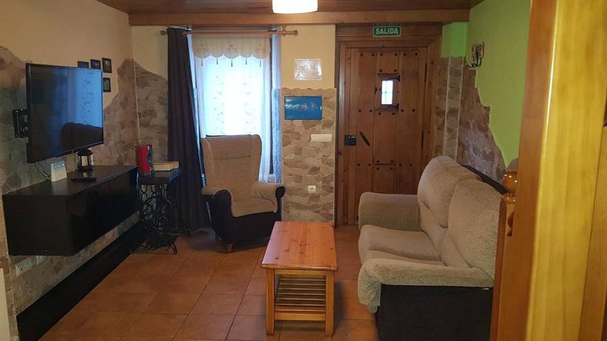 Casa rural para 3 personas, con Balcón y Jacuzzi además de Terraza y Jardín en Tormellas - 3