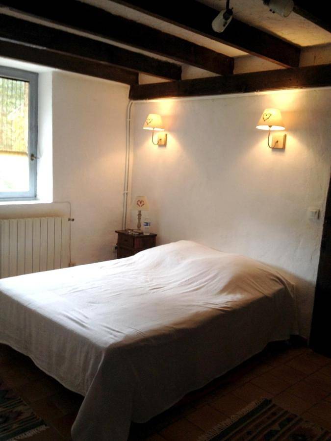 Location de vacances pour 8 personnes, avec piscine ainsi que terrasse et jardin, animaux acceptés à Saint-Julien-de-la-Nef - 3
