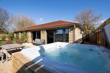 Holiday Home for 6 People in West Sussex, Sussex, Photo 4