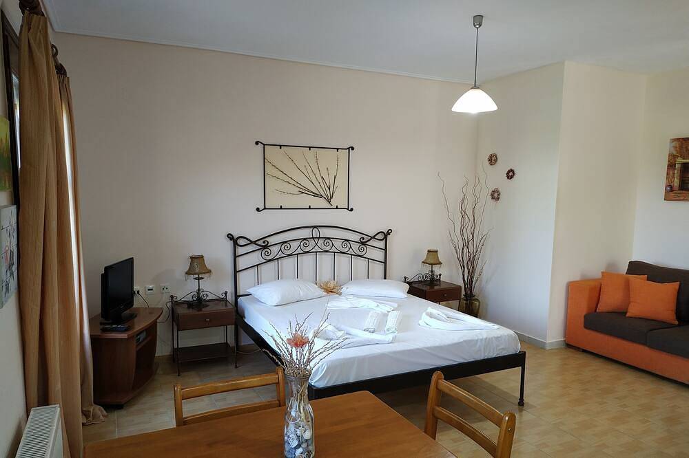 Gaea Gardens Studios -  Holiday home in Petra, Lesbos