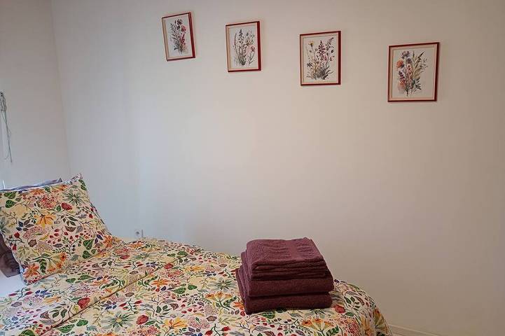 Ganze Wohnung, Oustal del Béal, a cozy apartment just a stone's throw from the Place des Couverts in Mirepoix in Mirepoix, Ariège