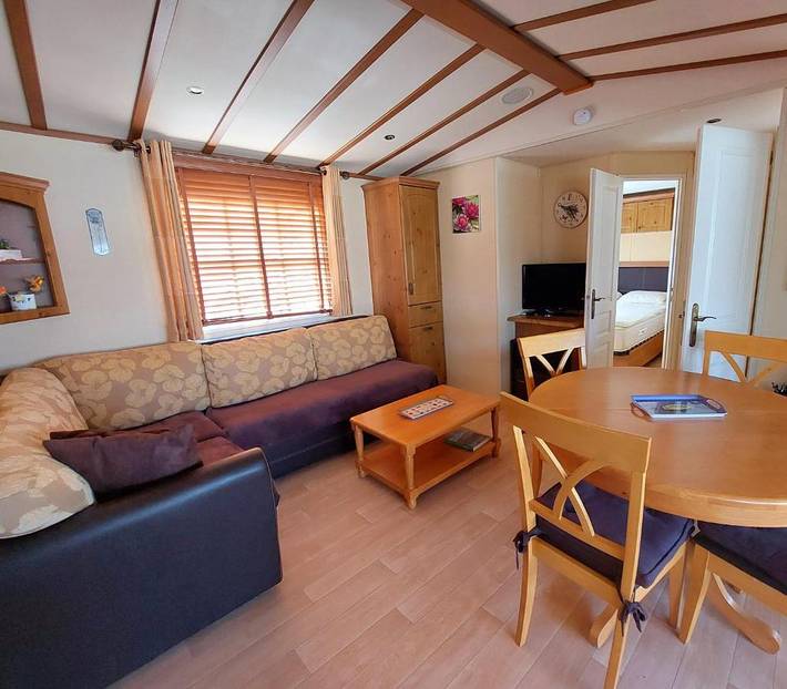 Location de vacances pour 6 personnes, avec terrasse et sauna ainsi que jacuzzi et piscine, animaux acceptés à Saint-Privat-de-Champclos - 4