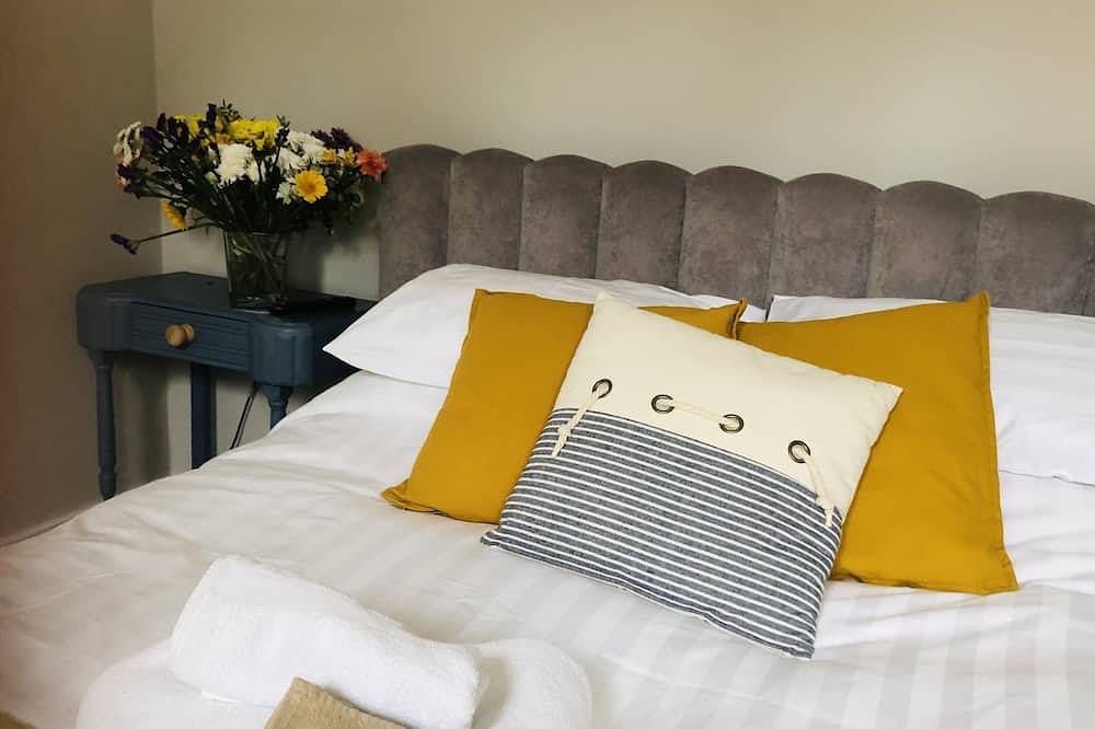 Entire apartment, Alnmouth Close to Beach and golf with Private Parking and Pet Friendly in Alnmouth, Northumberland