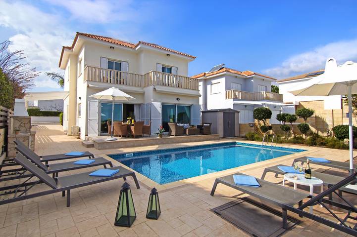 Chalet para 6 personas, con balcón además de piscina y jardín - 1