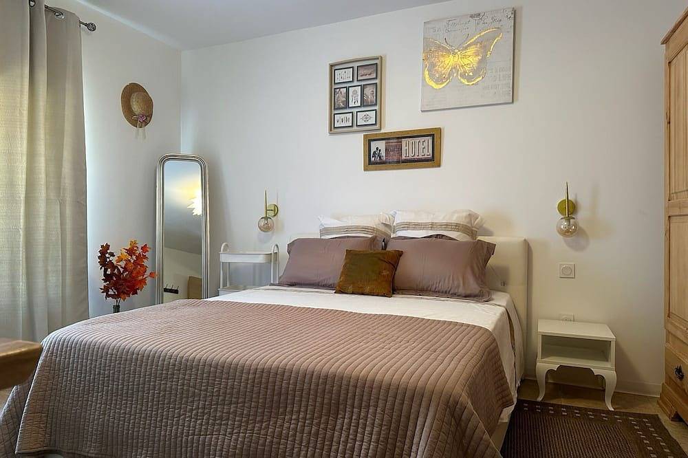 Belle maison 5 étoiles, piscine intérieur, filet de catamaran, terrasse in Bourdic, Nimes und Umgebung