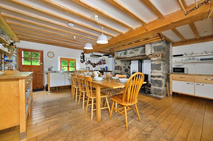 Cottage for 12 people, with garden, with pets in Aberdaron
