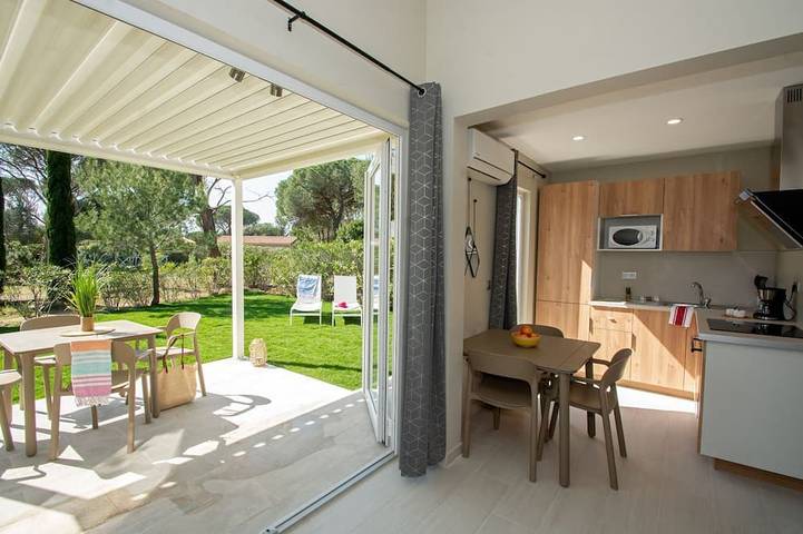 Villa pour 7 personnes, avec Jacuzzi et Terrasse ainsi que Jardin et Piscine à Puget-sur-Argens