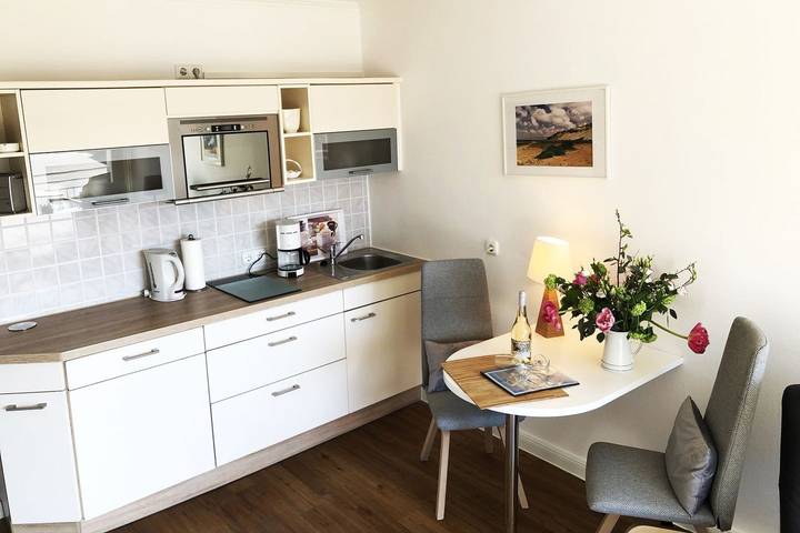 Ganze Wohnung, Modernes Ferienappartement mit Sauna und beheiztem Innen-Pool in Westerland in Westerland, Sylt (Gemeinde)