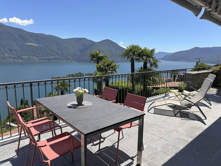 Ferienwohnung für 4 Personen, mit Terrasse und Ausblick sowie Seeblick in Ronco sopra Ascona