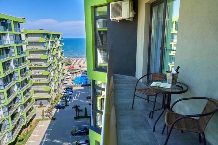 Appartement de vacances pour 4 personnes, avec sauna et piscine ainsi que balcon et jacuzzi