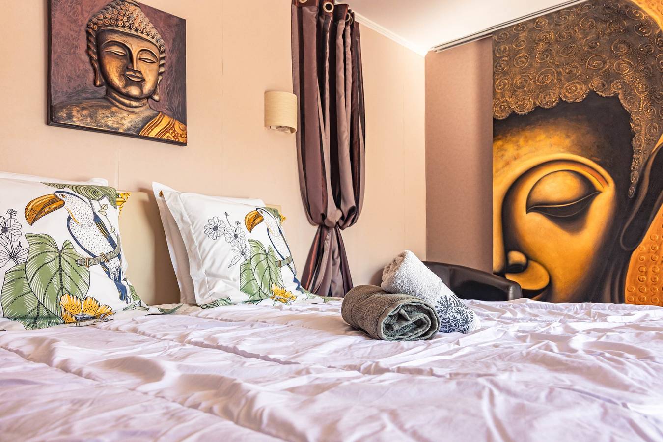 Chambre d’hôtes « Bali » avec piscine partagée, Wi-Fi et climatisation in Saint-Pierre-d'Oléron, Côte de Beauté
