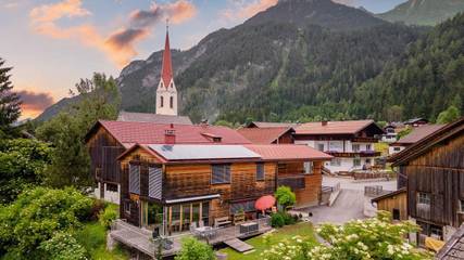 Hütte für 2 Personen, mit Ausblick und Garten, kinderfreundlich im Lechtal