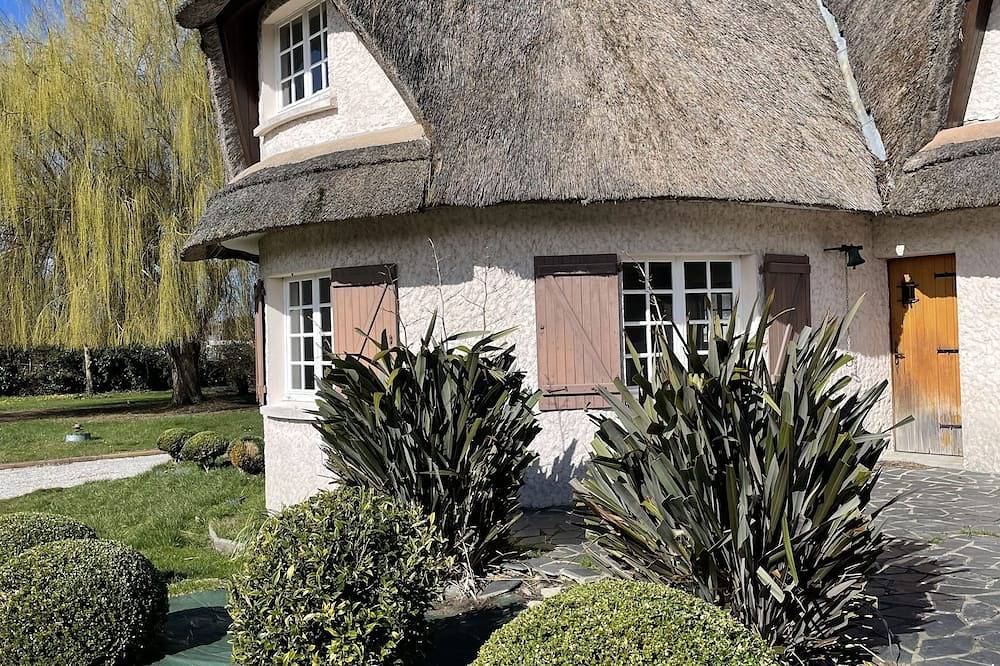 Grande Maison de Vacances à Agon-coutainville in Agon-Coutainville, Coutances