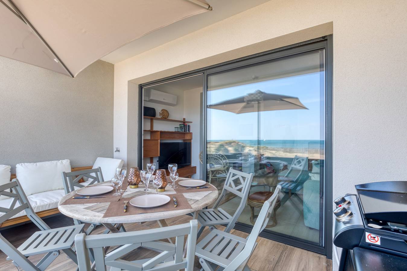Ganze Wohnung, Ferienwohnung 'Grains De Sable' mit Meerblick, privater Terrasse und Klimaanlage in Marseillan-Plage, Marseillan