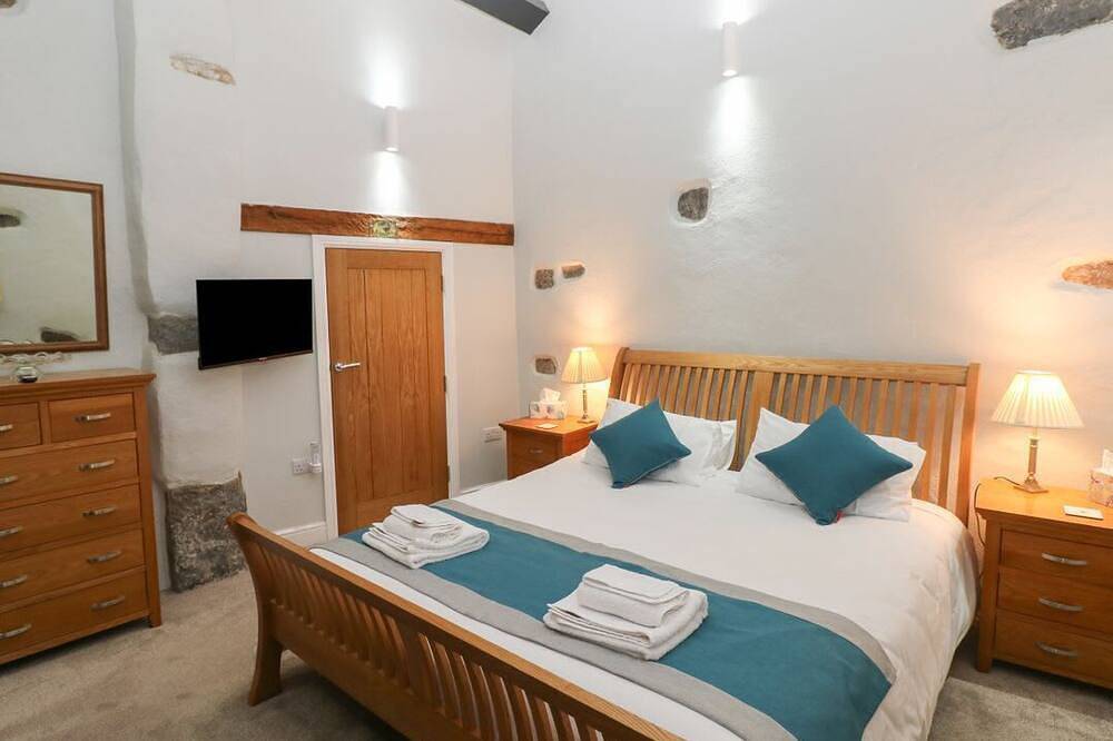 Blacksmiths Cottage, Pembroke in Pembroke, Pembrokeshire