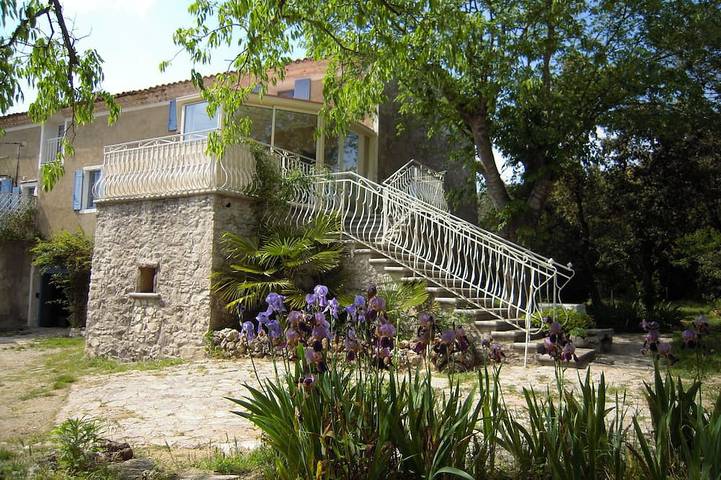 Gîte pour 6 personnes, avec jardin à Notre-Dame-de-Londres