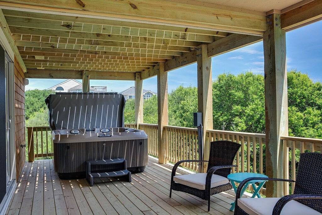 Das salzige Einhorn: Oceanside, bequemes Haus mit 3 Schlafzimmern nur 500 Fuß vom Strand. in Corolla, Currituck County