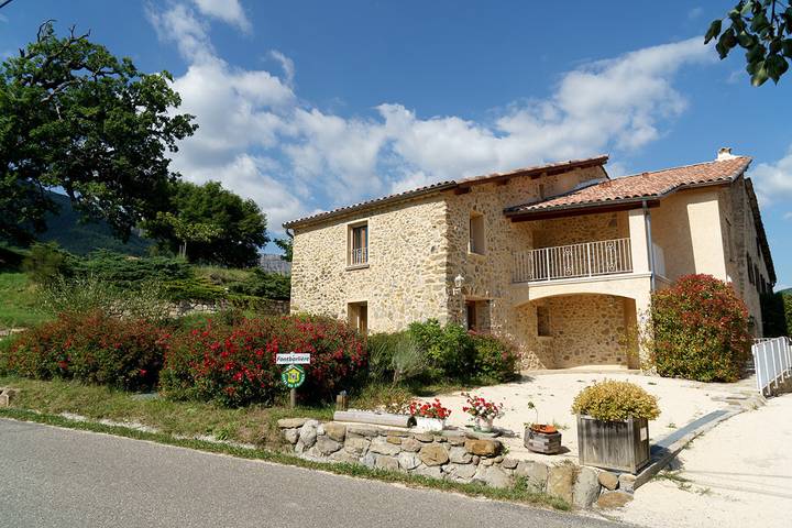 Gîte für 2 Personen, mit Terrasse und Garten in Alpes-de-Haute-Provence - 2
