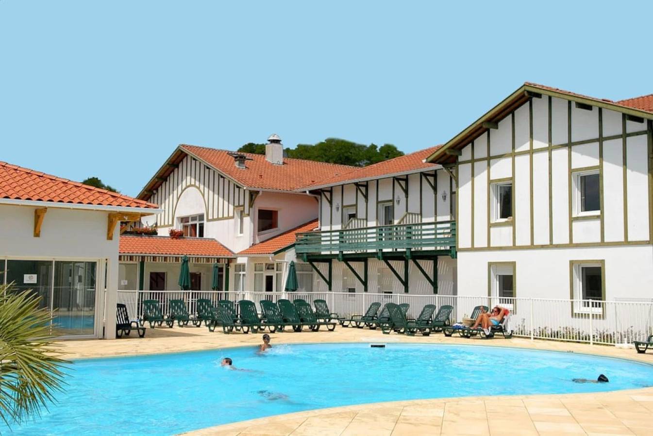 Appartement entier, Zecamping 3* piscine couverte piscine chauffée appart Tv Lv clim 35m2 in Cassen, Région de Dax