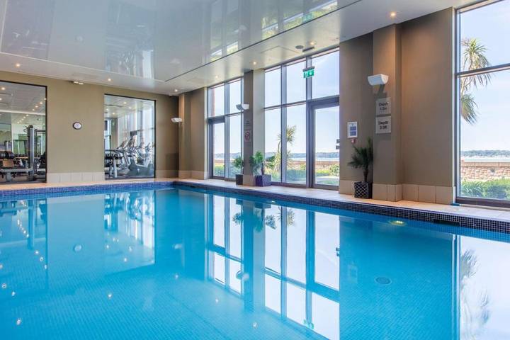 Hôtel pour 3 personnes, avec sauna ainsi que piscine et terrasse dans Saint-Hélier - 3