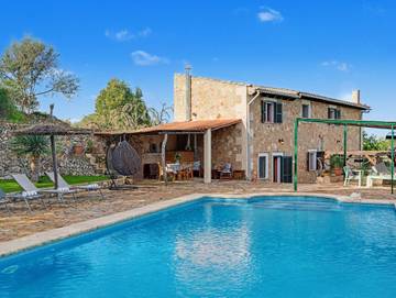 Finca für Gruppen für 7 Personen, mit Garten und Ausblick sowie Pool, kinderfreundlich in Sencelles