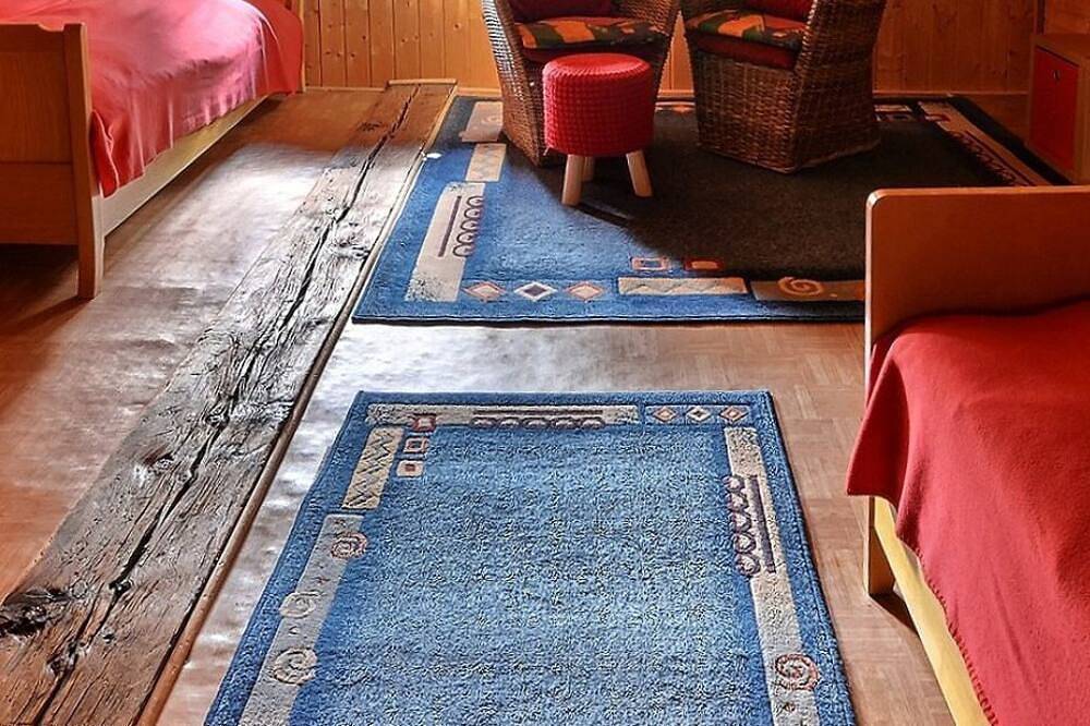 Apartamento entero, Middle class flat on 2 levels for 5 people, living room with 1 double bed, separated kitchen with di in Grimentz, Anniviers