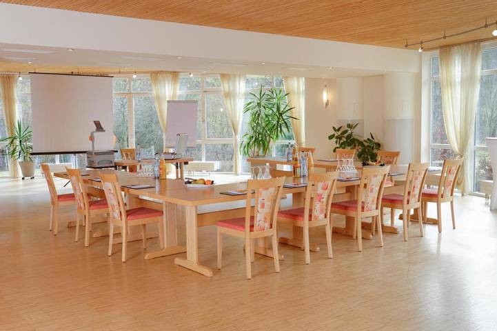 Hotel, mit Terrasse und Garten sowie Sauna in Bad Ditzenbach - 2