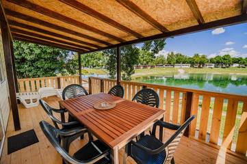 Gîte pour 6 personnes, avec jardin et jacuzzi ainsi que sauna et piscine dans Brežice