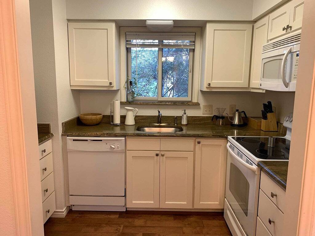 Idiot's Hill Guest House in Denton, Denton County