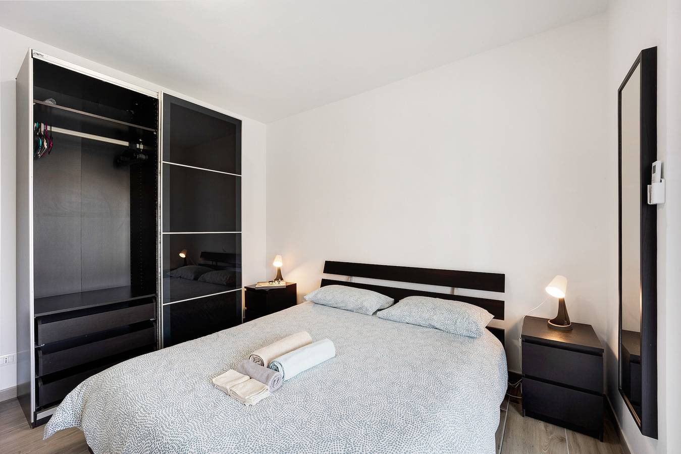 Ganze Wohnung, Ferienhaus 'Il Gattino Di Porto Appartamento 2' mit Gemeinschaftspool, Wlan und Klimaanlage in Porto Maurizio, Imperia