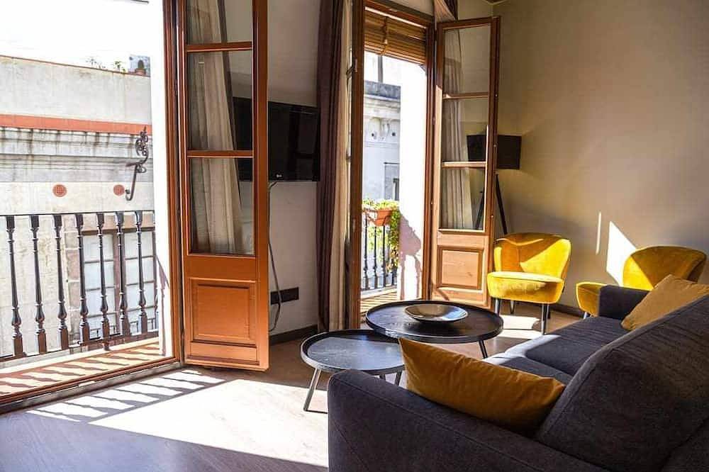 Apartamento entero, Lujoso apartamento de 2 dormitorios y 2 baños con balcón in Centro Barcelona, Barcelona