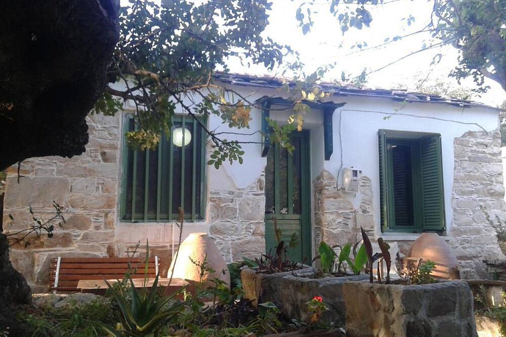 Kleines Haus am Berg in Ikaria