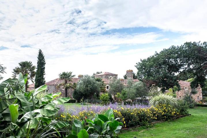 Location de vacances pour 4 personnes, avec terrasse à Landevieille - 2