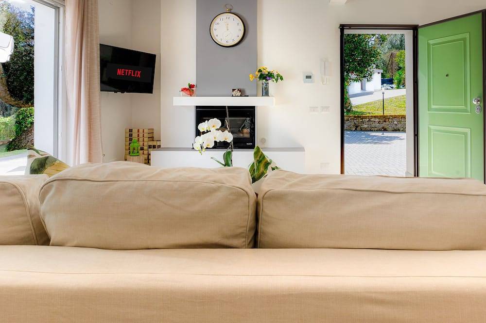 Family-sized villa in the heart of Rome countryside in Rome, Rome Province