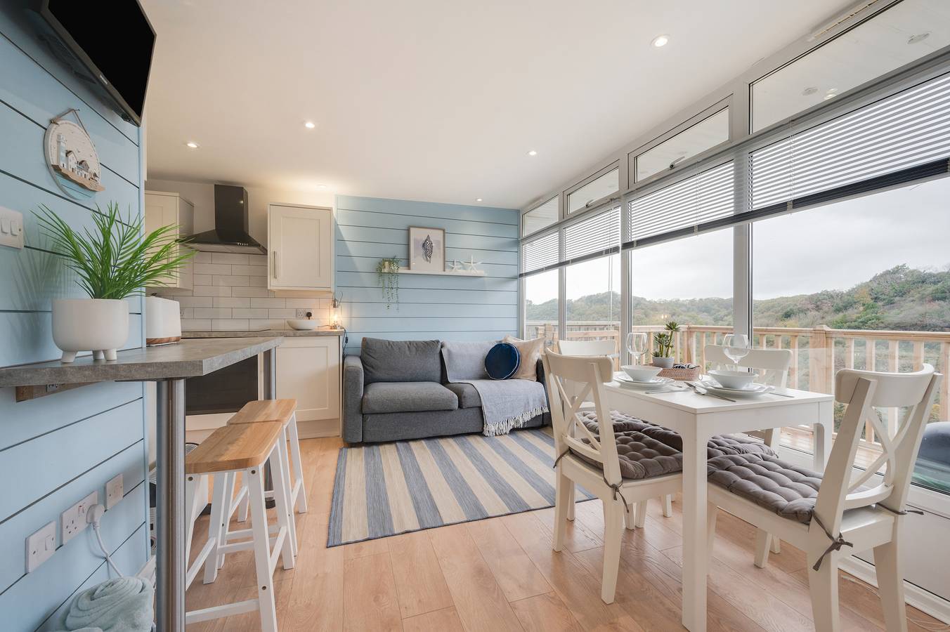 Sea Breeze in Swansea region