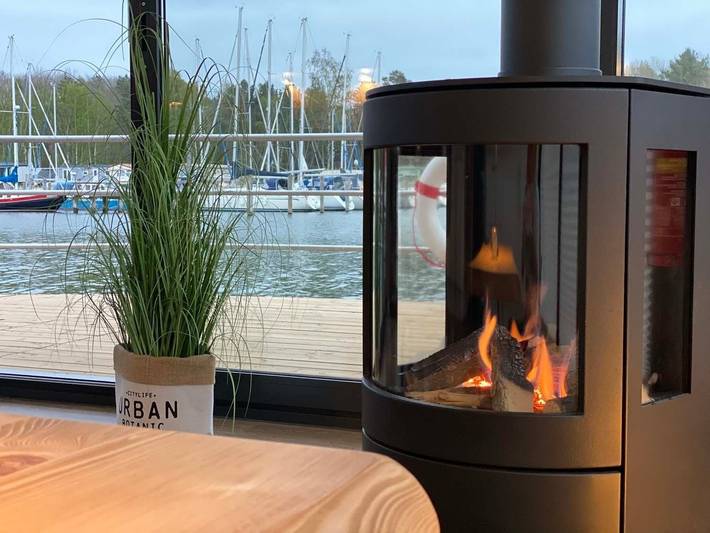 Hausboot für 4 Personen, mit Seeblick und Terrasse am Greifswalder Bodden - 2