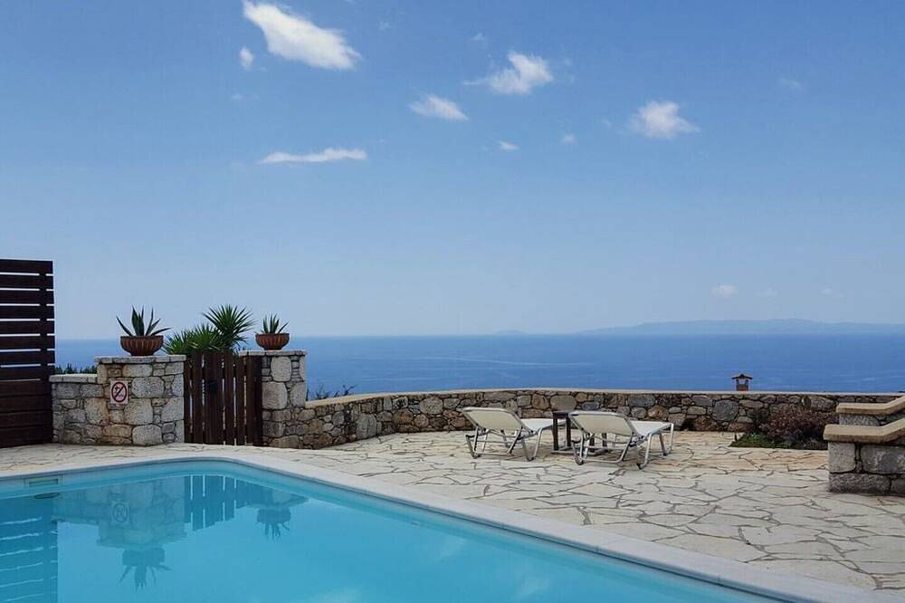 Villa Phoebe in Stoupa, sehr ruhige Gegend, privater Pool, spektakulärer Meerblick. in Stoupa, Messenien