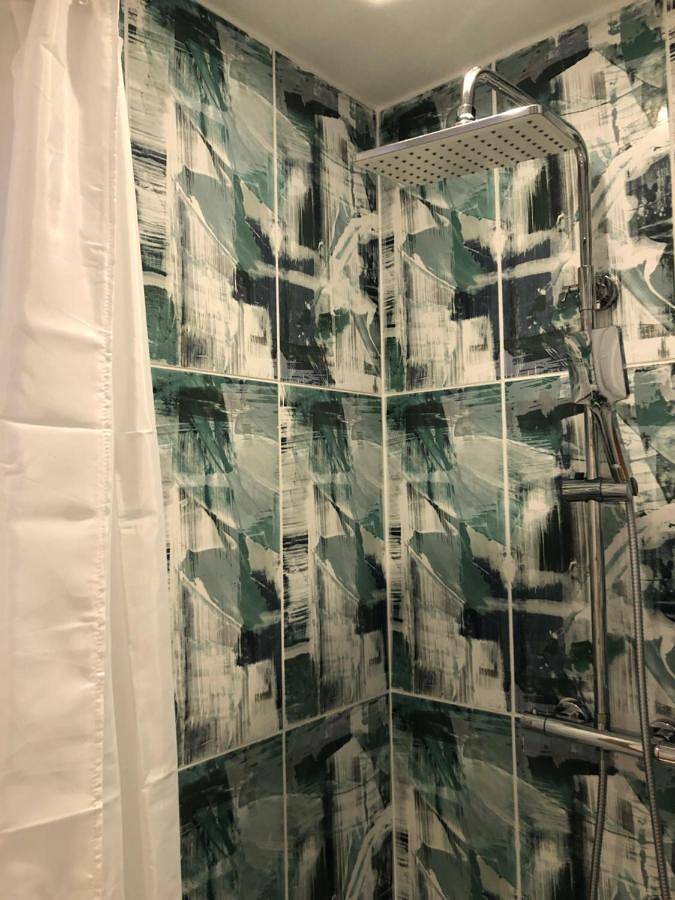 Family Room with Shower in Putot-en-Auge, Région de Lisieux