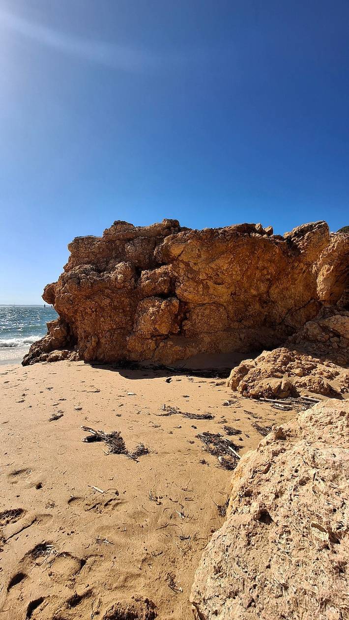 Casa tipica dell'Algarve con patio e terrazza, 2 camere, vicino alle spiagge in Parchal, Estômbar e Parchal