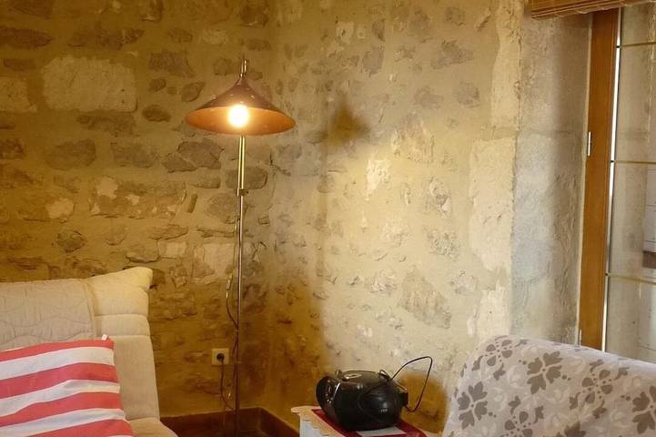 Gîte pour 4 personnes, avec jardin à Saint-Étienne-du-Grès - 3