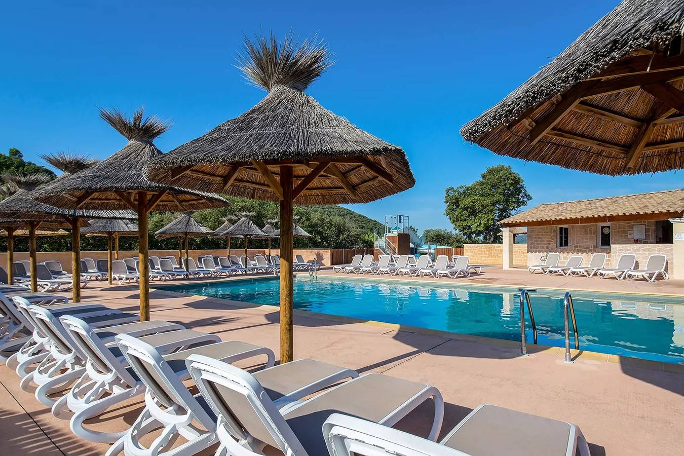 Mobilhome Standard Zola 28m2 +10 años aire acondicionado 2 dormitorios - Terraza 15m2 5 personas in Gréoux-les-Bains, Parc naturel régional du Verdon