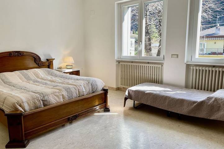 Precioso apartamento en villa para 6 personas con A/C, WIFI, TV y patio in Dervio, Alpes de Orobie Occidental