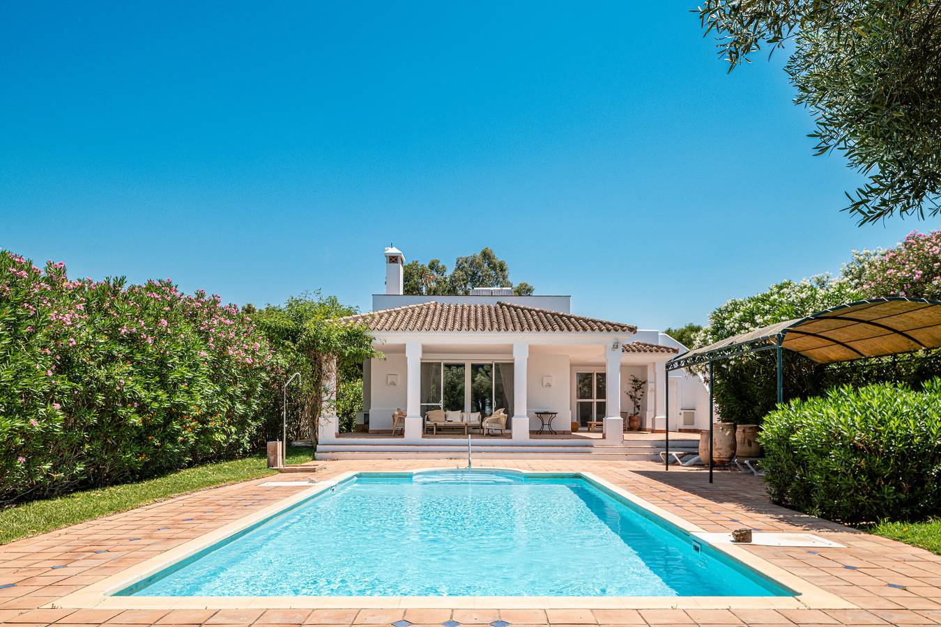 « Villa Vainilla sur le parcours de golf » avec piscine, Wi-Fi et jardin in Benalup-Casas Viejas, Costa de la Luz
