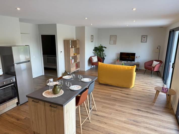 Gîte pour 4 personnes, avec jardin, animaux acceptés à Bressolles