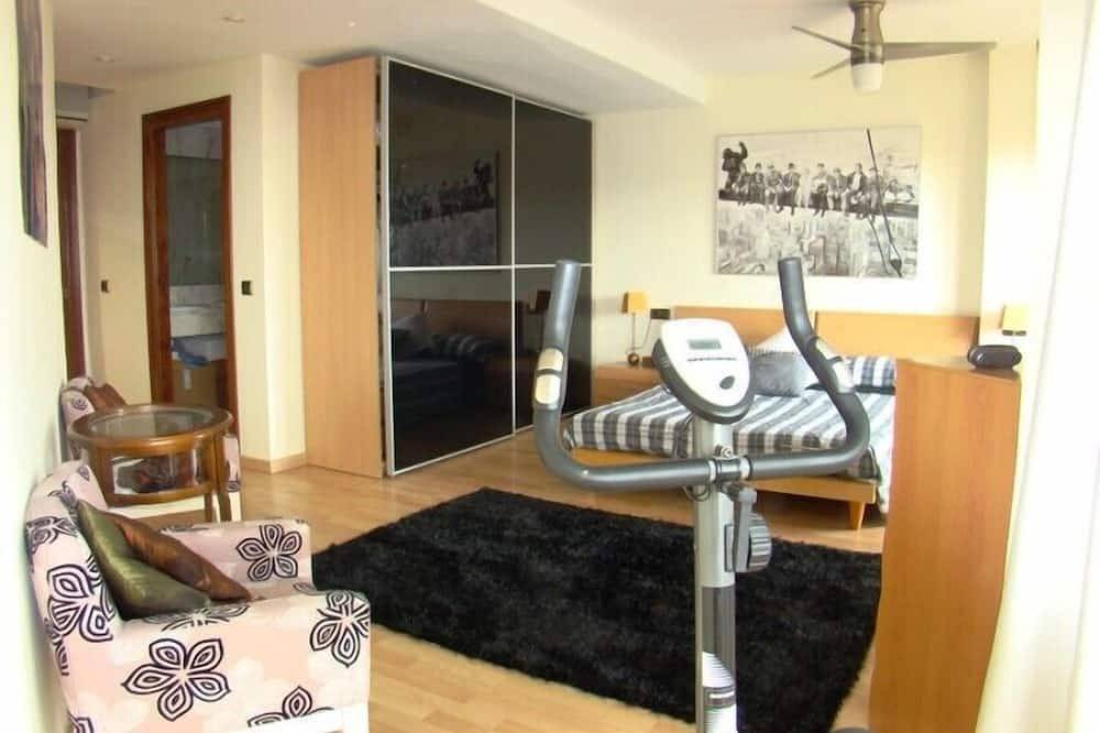 Entire apartment, Club Villamar - Nice apartment with terrace, air conditioning and private pool just a 200m away f... in Sant Antoni de Calonge, Calonge