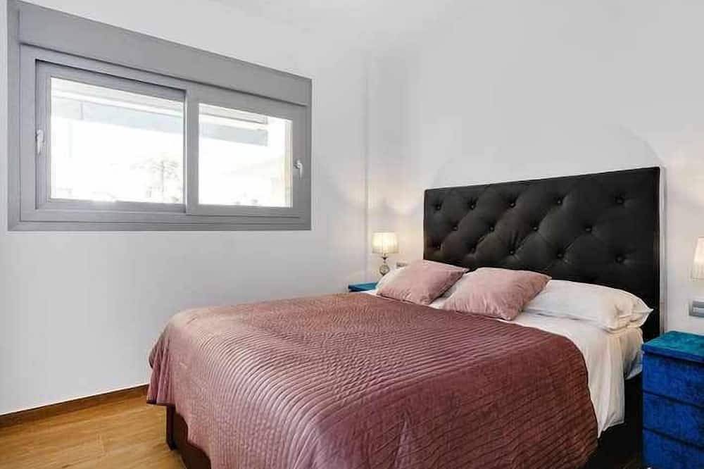 Entire apartment, Villa Amalia 31 - Ground floor with pool views in Mar Azul Torrevieja, Torrevieja