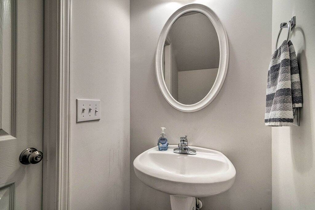 Inviting High Point Townhome with Patio + Privacy! in High Point, Guilford County