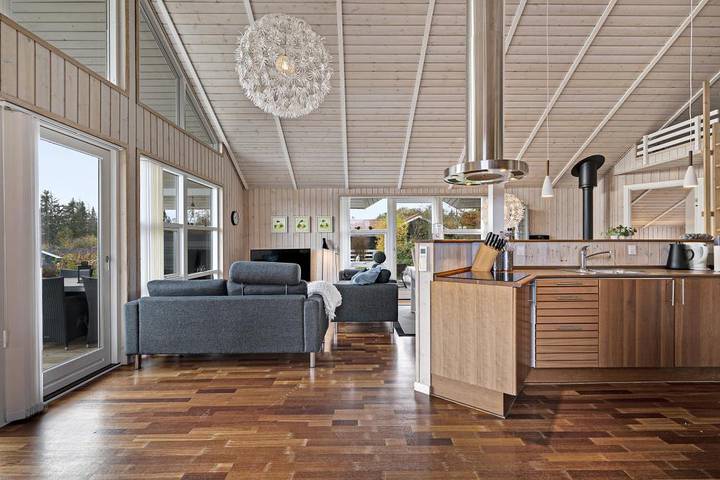 Ferienhaus auf erhöhter, offener Naturgrund in den Hügeln bei Lyngsbæk Strand in Lyngsbæk Strand, Ebeltoft