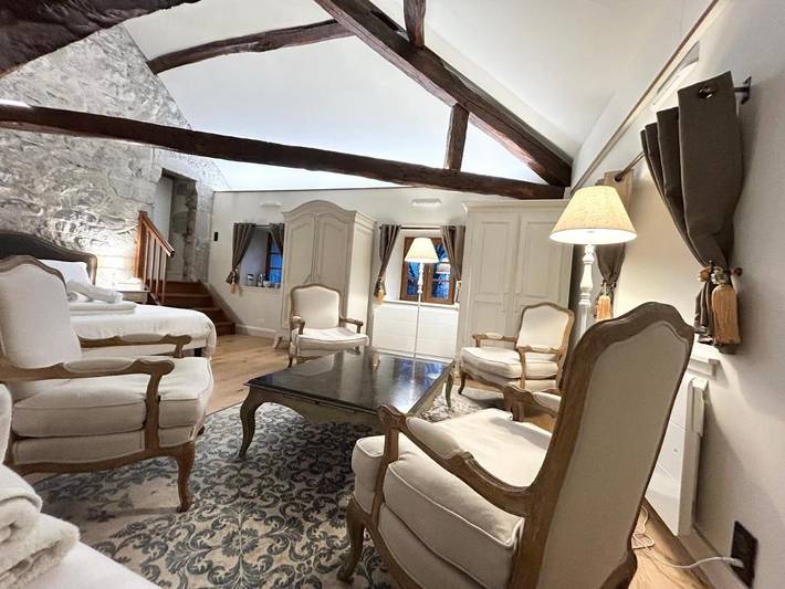 Location de vacances pour 6 personnes, avec vue et jardin à Burettes - 3