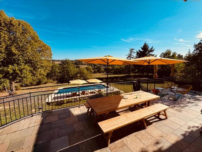 Location de vacances pour 10 personnes, avec Balcon et Terrasse ainsi que Jardin et Piscine à Vabre-Tizac - 4